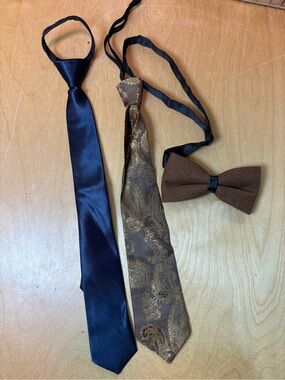 Lot Of 3 Bow ties Neckties Men’s Ties